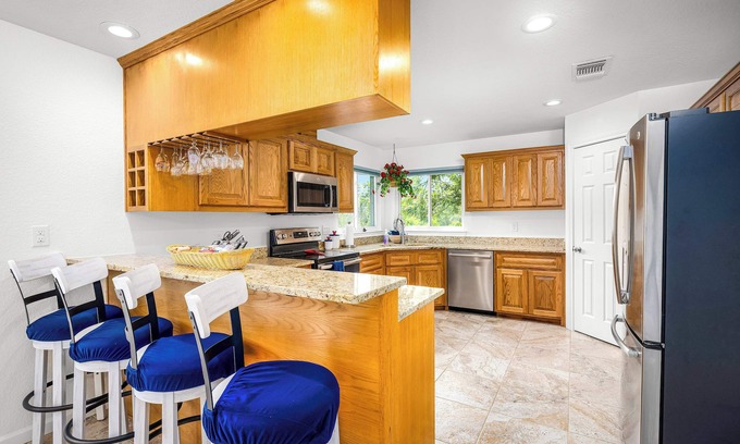 Seguin House | Guadalupe River Access | Large Yard | Private Deck