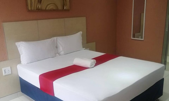 Tonga House | Guduza Guest House