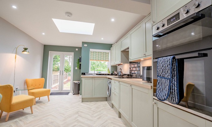 Pontrilas House | Guest Homes | Cosy Two Bed Home