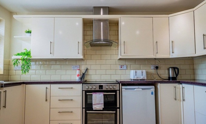 Wyken House | Guest Homes | Manfield Avenue