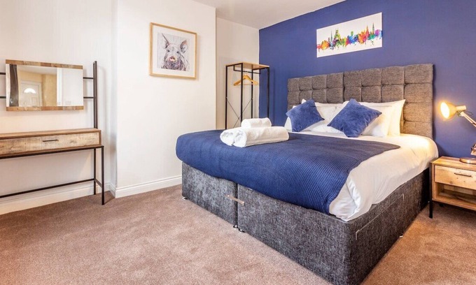 Pontrilas Apartment | Guest Homes|Modern 1 Bedroom City Centre Apartment
