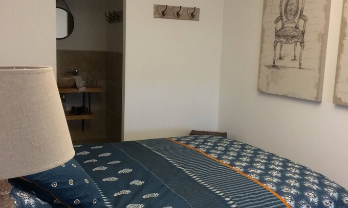 Montagne Bed & Breakfast | Guest House 'Au Plus Proche Des Vignes' with Private Terrace and Wi-Fi