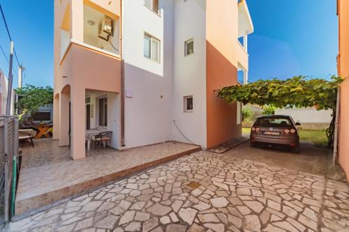 Bregvija House | Guest House Edita