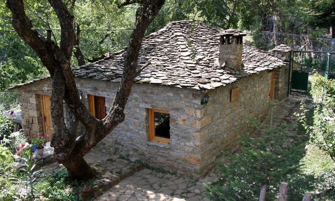 Dardhe House | Guest House Ktona