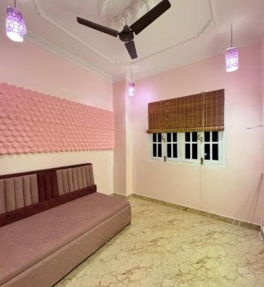 Hyderabad House | Guest House Single room