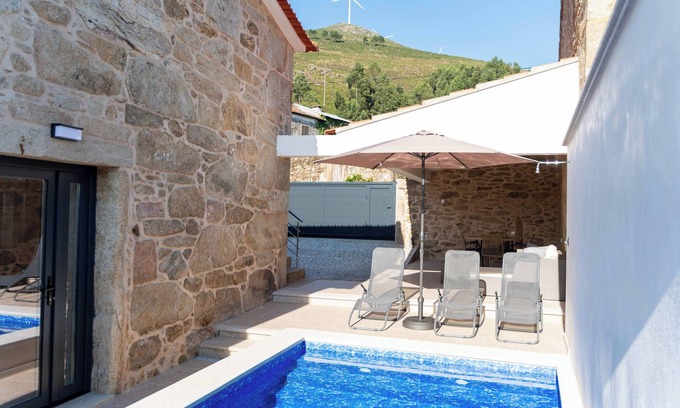Valenca House | Guest House Taião
