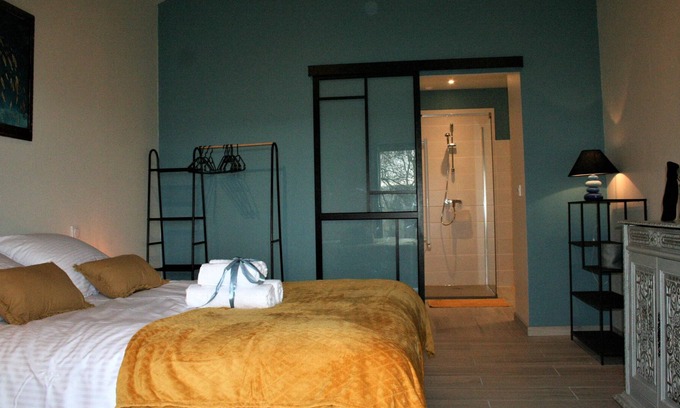Tercis-les-Bains Bed & Breakfast | Guest room "L'adour" at Domaine Castetbieilh