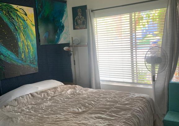 Thousand Oaks House | Guest room/shared bath chill vibes