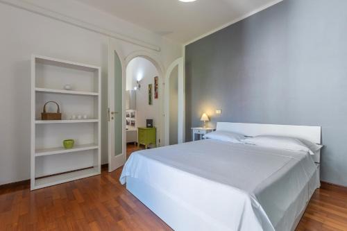 Savena Apartment | GuestHost - Bright Flat Sant Orsola & Villa Laura