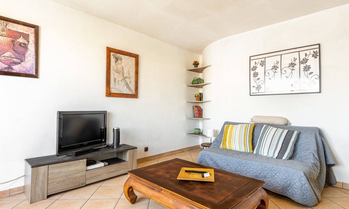 Louis Bertrand-Mirabeau-Semard Apartment | GuestReady - A Beautiful Apartment Close to the Center of Paris