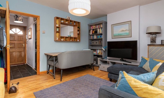Highbury Apartment | GuestReady - Charming 1BR Highbury Flat with Balcony