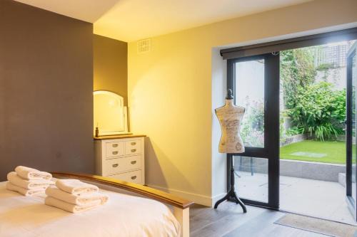 Grand Canal Dock Apartment | GuestReady - Charming retreat in Dublin