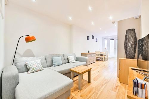 Southfield Apartment | GuestReady - Contemporary home in Chiswick