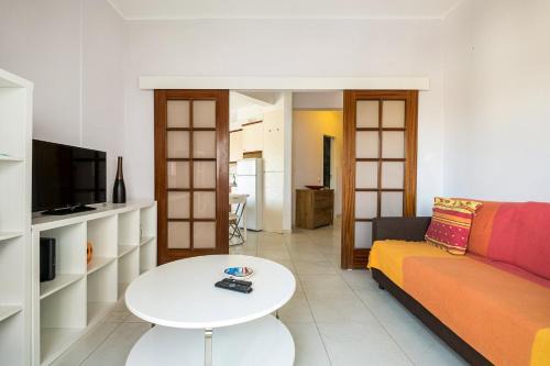 Paco De Arcos Apartment | GuestReady - Enchanting Retreat in Paço de Arcos