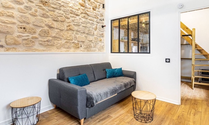 Le Pre-Saint-Gervais Apartment | GuestReady - Colored tiles in Pré-Saint-Gervais