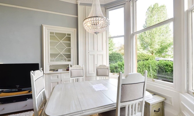 Bruntsfield Apartment | GuestReady - Lovely & Overlooking Edinburgh Castle