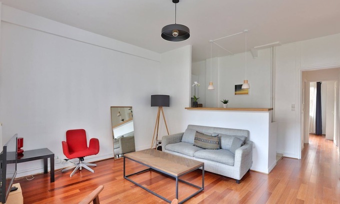 Charonne Apartment | GuestReady - Lovely Parisian Apt for 2