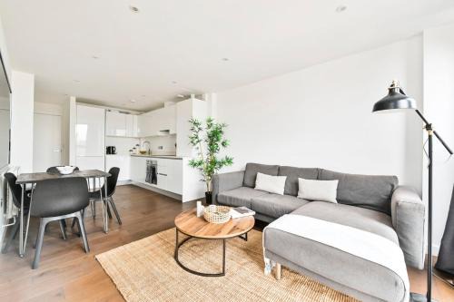 Brent Apartment | GuestReady - Modern designed home in London