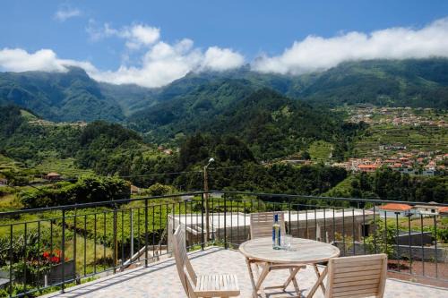 Sao Vicente House | GuestReady - Panoramic Mountain Escape