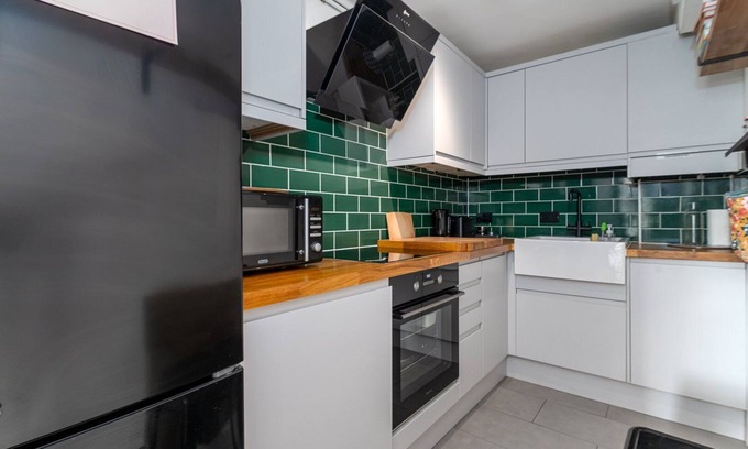 East Putney Apartment | GuestReady - Putney Cityscape Convenience
