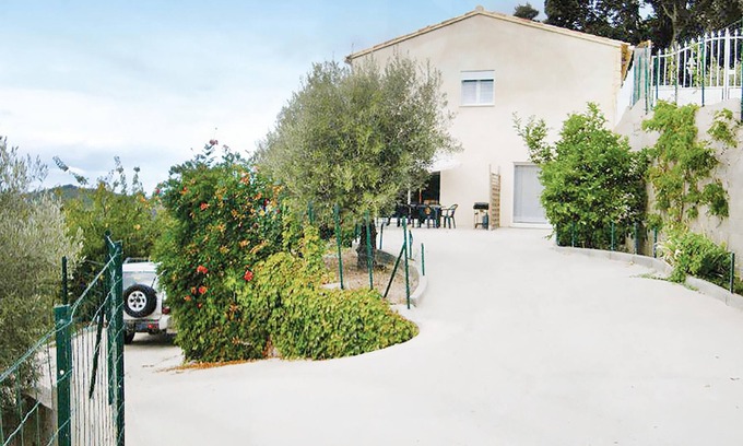 Coggia Apartment | Guests of this apartment on the ground floor of a villa have next to two terraces.