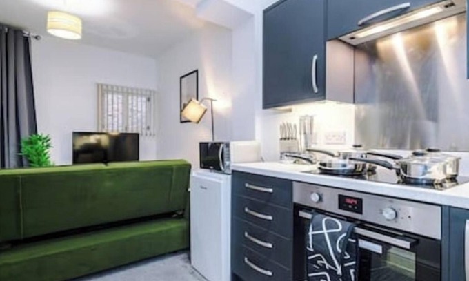 Hull Old Town Apartment | Guestz Old Embassy with WiFi