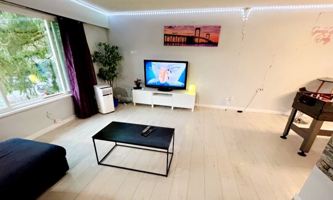 Fleetwood House | GUILDFORD⭐️FLEETWOOD⭐️FOOSBALL/POOL TABLE⭐️TV CABLE⭐️BBQ