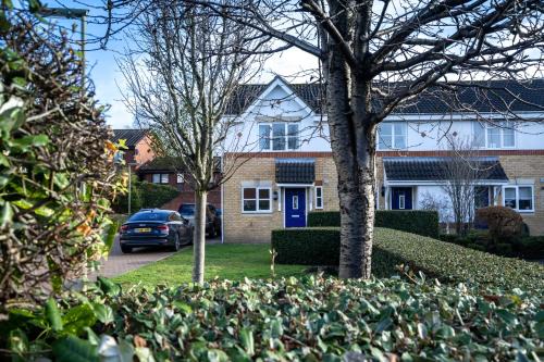 Guildford House | Guildford Townhouse with Parking