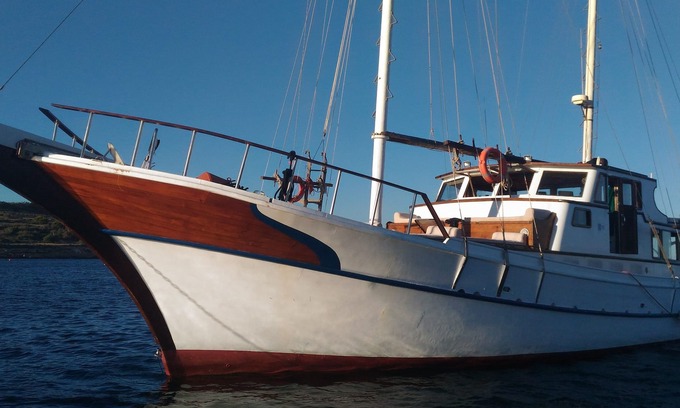 Trapani City Centre Boat Rental | Gulet cruises to the Egadi Islands, Malta, Tunisia