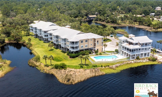 Steinhatchee Condo | Gulf Breeze Condo #206- Private Boat Ramp! WiFi! NO DOCK THIS SCALLOP SEASON!