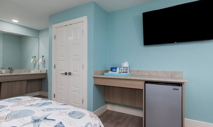 Flour Bluff Hotel | Gulf Coast Family Room- Steps from Laguna Madre #1