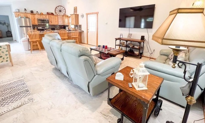 Perry House | Gulf Manor Retreat - Keaton Beach Florida