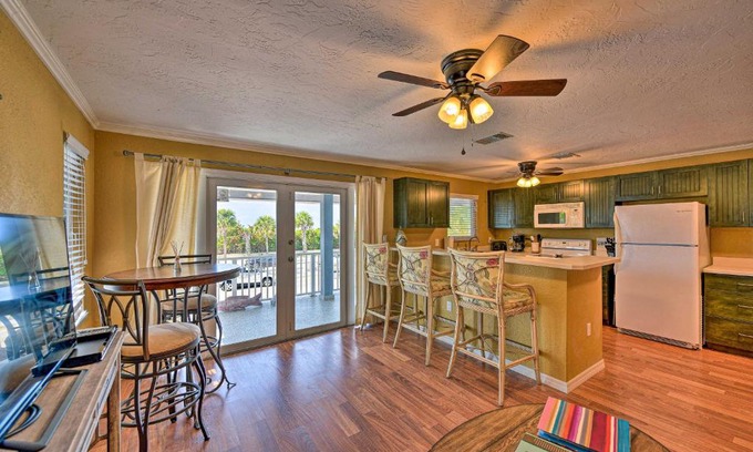 Sarasota Apartment | Gulfview Lido Key Gem - Walk to Beach and Shops