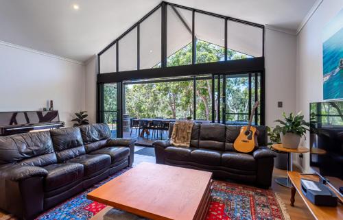 Yallingup House | Gum Nuts - New House, family friendly & big groups