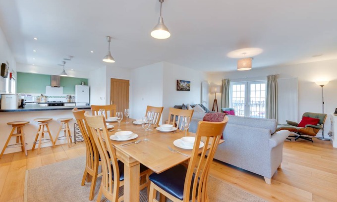 Aldeburgh Cottage | Gun Lodge