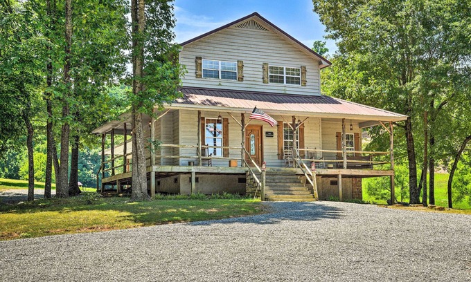 Guntersville Cottage | Guntersville Cabin Nestled in Kudzu Cove Resort
