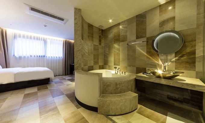 Guri Hotel | Guri Galmae Indi Present Hotel