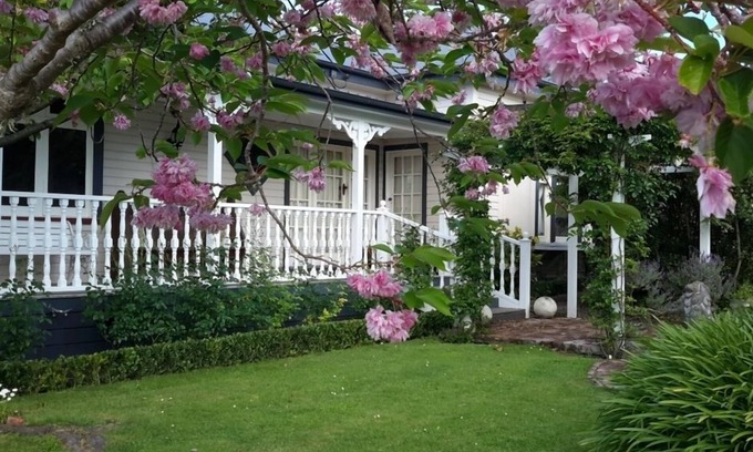 Havelock North Cottage | Guthrie Cottage In the Village of Havelock North