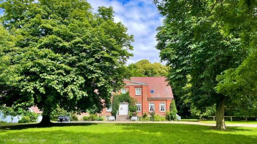 Rugen Island House | Gutshaus Krimvitz kleines Doppelzimmer im Obergeschoss inklusive Frühstück