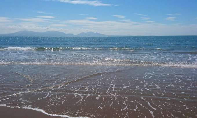 Newborough Cottage | GWEL Y RHOS, pet friendly, with open fire in Newborough