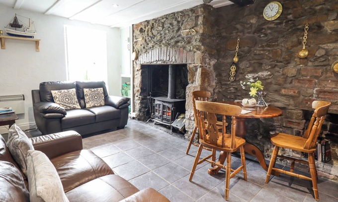 Bodorgan Cottage | GWENALLT, pet friendly, character holiday cottage in Malltraeth