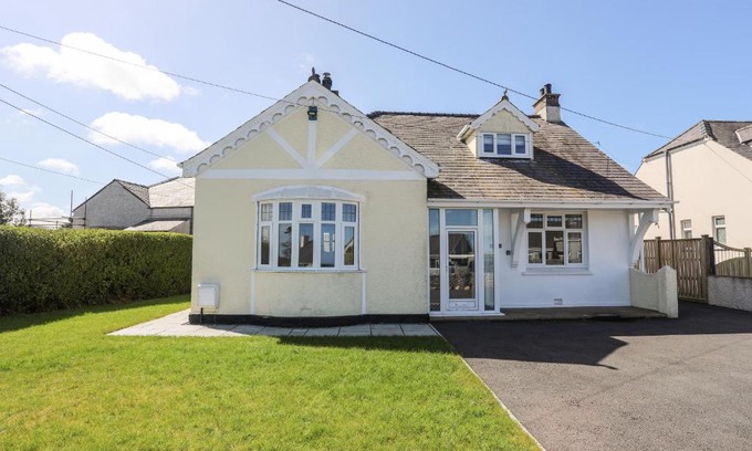 Amlwch House | Gwynant - Bull Bay