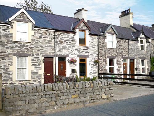Caernarfon House | Gwyrfai Cottage