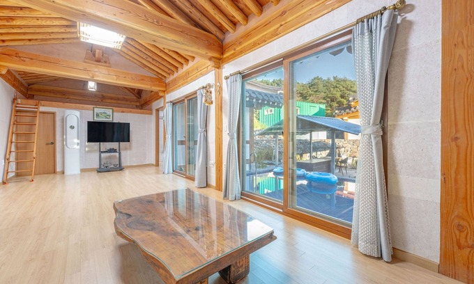 Gyeongju House | Gyeongju Adamwon Hanok Dokchae Pension