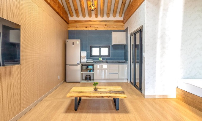 Gyeongju House | Gyeongju Gampo Byeolbit Hanok Pension