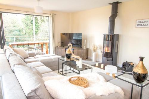 Harmer Hill Villa | Gym I Cinema I Hot tub I Games room at Copper Beech