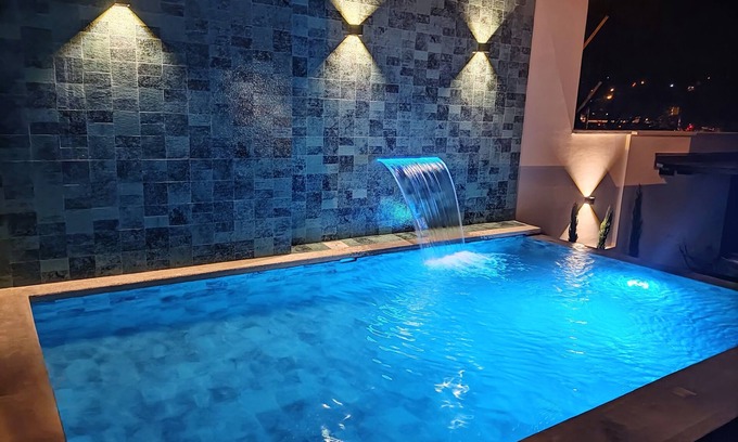 El Vecino House | GZ Guest House