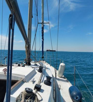 Sete Boat Rental | Hébergement insolite Cormoran Bay