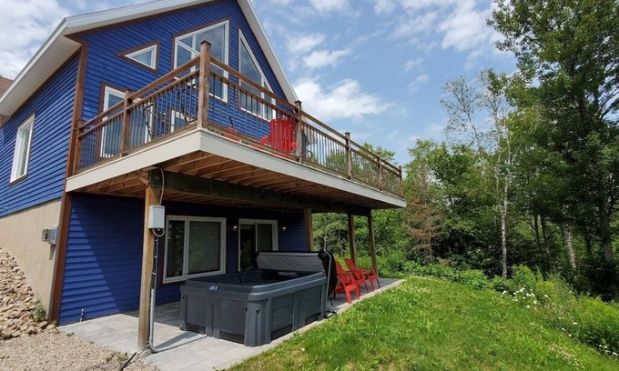 Saint-Joseph-de-la-Rive Ski Chalet | Hôtel à la maison - Le Chalet Bleu, fleuve et spa