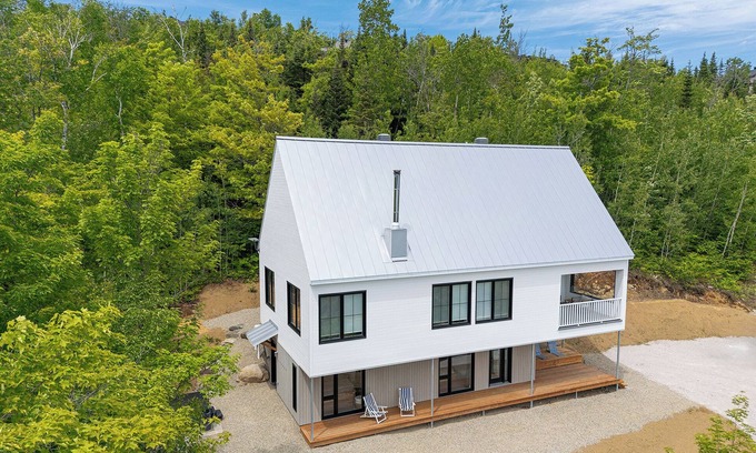 Saint-Joseph-de-la-Rive House | Hôtel à la maison - La Fascine
